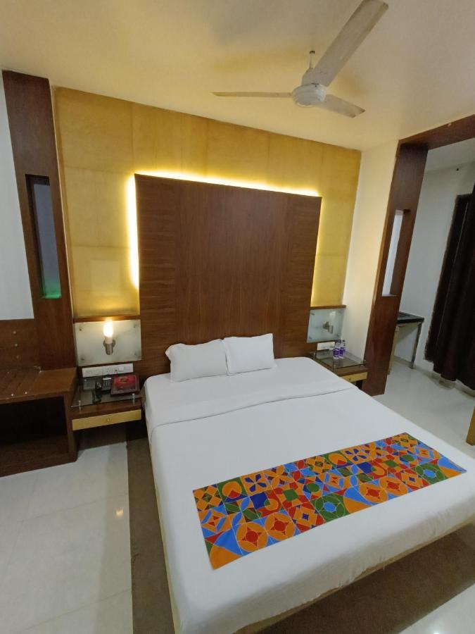 Rapid Lakme Executive Hotel 푸네 객실 사진